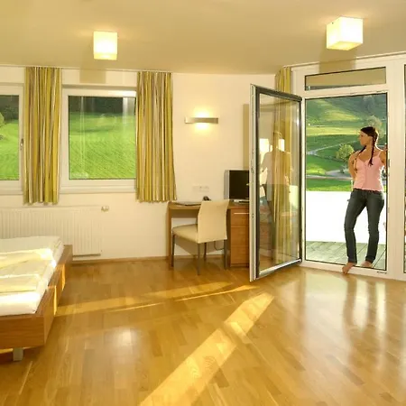 Bacher Asitzstubn 3*