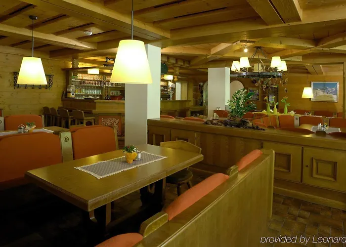 巴切尔阿西斯塔本酒店